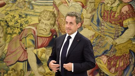 Nicolas Sarkozy rend visite au roi Juan Carlos &agrave; Madrid (Espagne), le 27 mai 2014. (GERARD JULIEN / AFP)