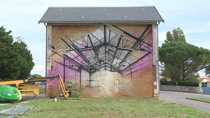 Oeuvre de l'artiste Katre en cours de création (France 3 Poitou-Charentes)