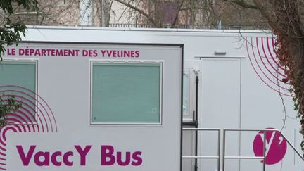 Yvelines : un bus pour permettre aux plus de 65 ans d'avoir leur troisième dose