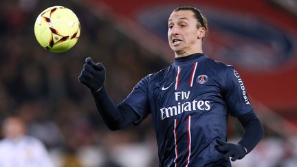 Zlatan Ibrahimovic face &agrave; Bastia, le 8 f&eacute;vrier 2013 au Parc-des-Princes. (PATRICK KOVARIK / AFP)