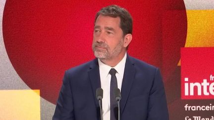 Christophe Castaner, président du groupe LREM à l'Assemblée nationale, était l'invité de "Questions Politiques"&nbsp;sur Franceinfo et France Inter. (FRANCEINFO / RADIOFRANCE)