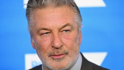 Le comédien Alec Baldwin, auteur d'un tir mortel sur un tournage en octobre 2021, photographié le 6 décembre 2023 à New-York. (ANGELA WEISS / AFP)