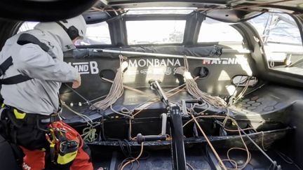 Au troisième jour du Vendée Globe, les premières avaries apparaissent pour les skippers.