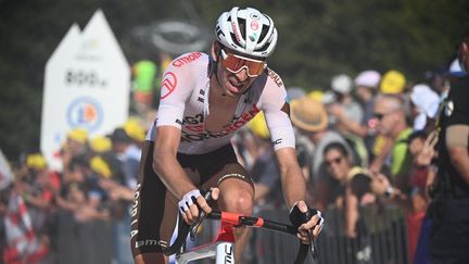 Le coureur&nbsp;Aurelien Paret-Peintre (AG2R-Citroën) à La Super Planche des Belles Filles, lors de la septième étape du Tour de France, le 8 juillet 2022. (JASPER JACOBS / BELGA MAG / AFP)