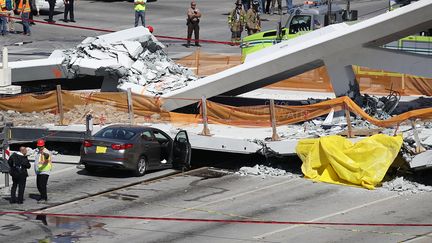 Miami : une passerelle s'effondre sur une autoroute et fait plusieurs morts