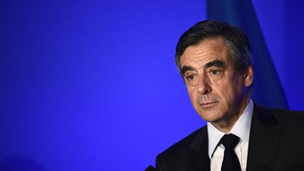 François Fillon lors d'un meeting à Paris, le 29 mars 2017. (MARTIN BUREAU / AFP)