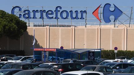 Un supermarché Carrefour à Montpellier, le 28 mars 2019 (photo d'illustration). (PASCAL GUYOT / AFP)