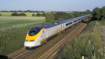 Un train Eurostar au Royaume-Uni, le 30 septembre 2015. (JOHN MILLER / ROBERT HARDING HERITAGE / AFP)