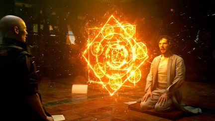  Tilda Swinton et Benedict Cumberbatch dans "Doctor Strange" de Scott Derrickson
 (Walt Disney Studios Motion Pictures Germany)