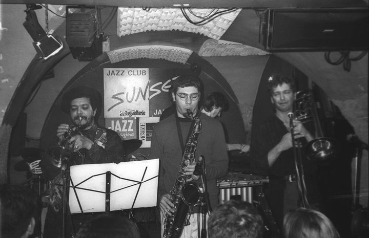 Le saxophononiste Julien Lourau sur la scène du Sunset, avec son Groove Gang, le 5 octobre 1996 (CHRISTIAN ROSE)