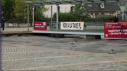 Alsace : les routiers protestent contre la taxe poids lourds