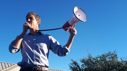 Beto O'Rourke, candidat du parti démocrate pour la sénatoriale du Texas, s'oppose au sortant Ted Cruz du Parti républicain. Novembre 2018. (GAELE JOLY / FRANCEINFO)