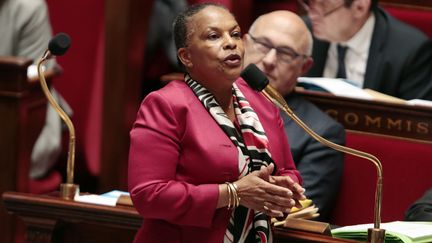 La ministre de la Justice Christiane Taubira lors d'une session de questions d'actualit&eacute; au gouvernement &agrave; l'Assembl&eacute;e nationale (Paris), le 19 mai 2015. (JOEL SAGET / AFP)