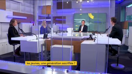 Les débatteurs des Informés du matin, jeudi 11 février 2021, autour de Renaud Dély et Marc Fauvelle sont&nbsp;Sophie Fay, journaliste à&nbsp;L'Obs&nbsp;et&nbsp;Fanny Guinochet, chroniqueuse éco à franceinfo. (FRANCEINFO)