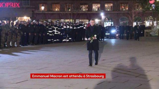 Attentat de Strasbourg : Emmanuel Macron dépose une rose en hommage aux victimes