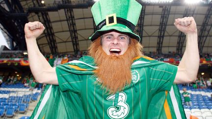 GROUPE C - IRLANDE - Le chapeau du Leprechaun, le farfadet irlandais est une valeur s&ucirc;re chez les supporters au tr&egrave;fle, m&ecirc;me s'il a depuis &eacute;t&eacute; adopt&eacute; par bon nombre d'&eacute;quipes. (RICHARD SELLERS / TEAMSHOOT / MAXPPP)