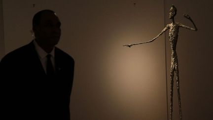 "L'homme au doigt" d'Alberto Giacometti a été adjugé pour 141 millions de dollars chez Christie's à New York le 11 mai 2015.
 (John Angelillo / UPI / MAXPPP)