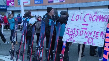 Social : les saisonniers font grève au pied des pistes