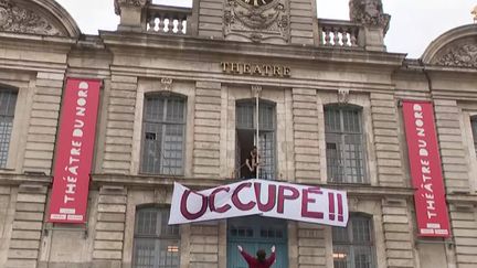 Covid-19 : les intermittents du spectacle occupent les théâtres (FRANCEINFO)