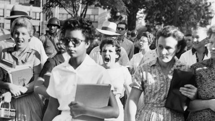 Elizabeth Eckford - Little Rock, Arkansas (© Bettmann/CORBIS)