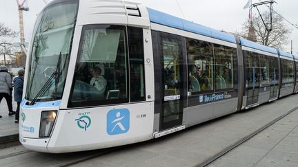 Image d'illustration. Un tramway à Paris, porte de Versailles. (STEPHANE MOUCHMOUCHE / HANS LUCAS via AFP)