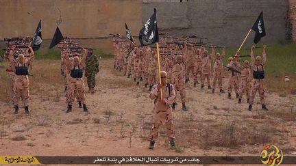 Un camp d'entra&icirc;nement du groupe Etat islamique &agrave; Tal Afar (Irak), sur une photo publi&eacute;e, en avril 2015, sur un site internet jihadiste. (SIPA / AP)