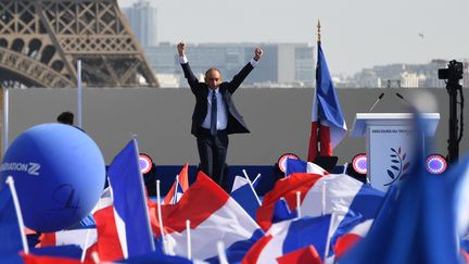 Le candidat Eric Zemmour devant ses partisans réunis au Trocadéro, à Paris, le 27 mars 2022. (BERTRAND GUAY / AFP)