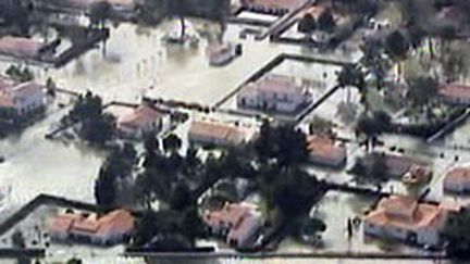 La localité d'Aiguillon-sur-Mer noyée sous les eaux (France 2)