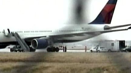 L'avion de la Delta mis à l'écart à son arrivée à Detroit (France 2)