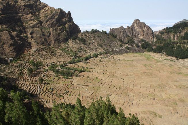 &nbsp; (Le cratère de Cova à Santo Antao © Photo : Emmanuel Langlois)