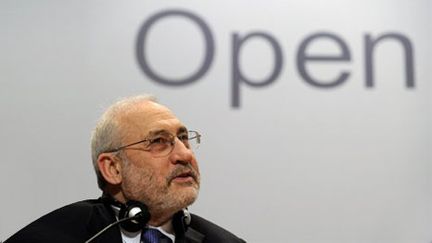 Joseph Stiglitz au Forum de Davos (2010) (AFP/FABRICE COFFRINI)