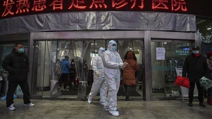 Coronavirus : le monde entier se coupe de la Chine