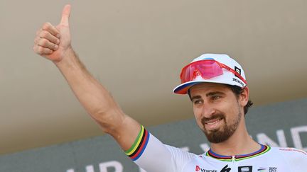Peter Sagan, la légende du cyclisme, fait ses adieux à la route sur le Tour de Vendée. À 33 ans, le triple champion du monde de cyclisme sur route se lance un dernier défi : disputer les Jeux olympiques de Paris en VTT.