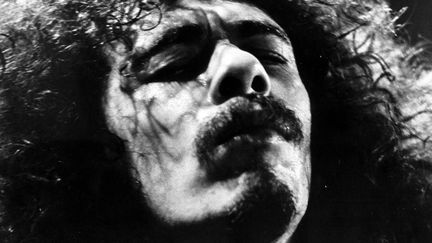 Carlos Santana dans le documentaire "Soul to soul" (1971), réalisé par Denis Sanders, et qui relatait le grand concert d'Accra, au Ghana, du 6 mars 1971
 (Kobal / The Picture Desk / AFP)