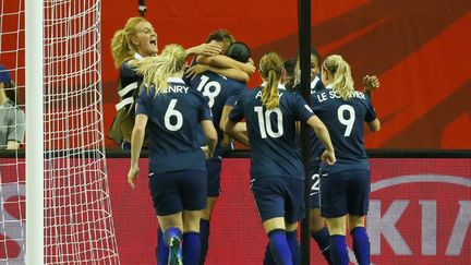 &nbsp; (Les Françaises se sont qualifiées pour les quarts de finale du Mondial en battant la Corée-du-Sud © REUTERS/Jean-Yves Ahern)