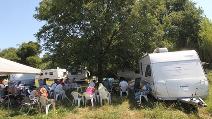 Un camp de gens du voyage sur la commune de Cogolin (Var), le 11 juillet 2012. (MAXPPP)