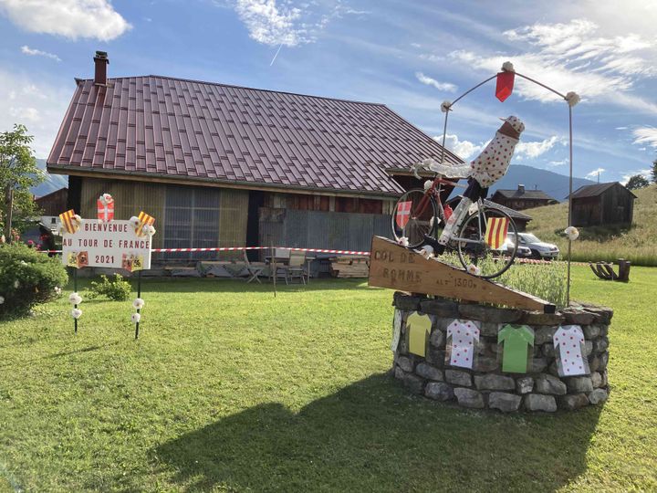 Cela fait trois mois que les habitants de Romme préparent&nbsp;le passage&nbsp;du Tour. (AH)