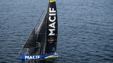 Vendée Globe 2024 : l'avance de Charlie Dalin se réduit après le cap Finisterre