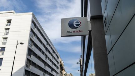 Une agence Pôle emploi à Paris, le 2 septembre 2022. (MAGALI COHEN / HANS LUCAS / AFP)