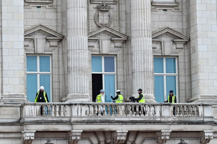 The balcony of Buckingham Palace in London.  (JUSTIN TALLIS/AFP)