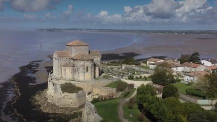 Talmont-sur-Gironde, en Charente-Maritime, est une presqu'île et une terre de vigne, baignée par un fleuve et par l'océan Atlantique. (CAPTURE D'ÉCRAN FRANCE 3)