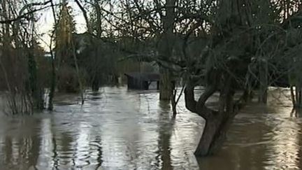 La commune de&nbsp;Montfort-sur-Meu (Ille-et-Vilaine) sous les eaux,&nbsp;le 7 f&eacute;vrier 2014. (FRANCE 3 BRETAGNE / FRANCETV INFO)