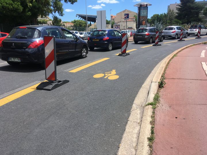 
Plusieurs pistes temporaires ont vu le jour dans la ville depuis le confinement. Les automobilistes eux se plaignent de l'augmentation des embouteillages. (FARIDA NOUAR / RADIO FRANCE)