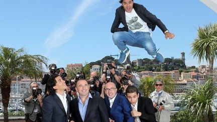 Venu présenter le premier film de Mohamed Hamidi "Né quelque part", il a largement animé la séance photo.
 (Loïc Venance / AFP)