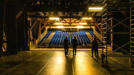 Les préparatifs du festival Off d'Avignon 2022. (MICKAEL TITRENT / HANS LUCAS)