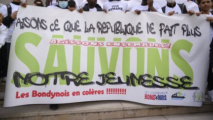 3 mars 2021. Marche blanche et manifestation hommage à Aymane, adolescent de 15 ans tué à à Bondy le 26 février 2021 en Seine-Saint-Denis. (JULIEN MATTIA / ANADOLU AGENCY)