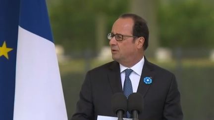 François Hollande a rendu hommage aux soldats ayant combattu lors de la bataille du Chemin des Dames. Sur place, la journaliste Barbara Six détaille les moments forts de son discours. (FRANCE 2)