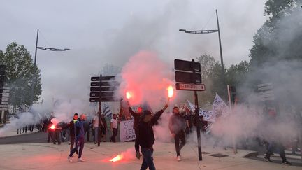 Des pêcheurs ont manifesté contre les parcs éoliens en mer, le 19 juin 2021. (LÉA DUBOST / RADIO FRANCE)