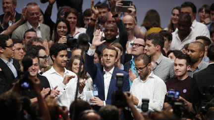 Emmanuel Macron : un pas vers 2017