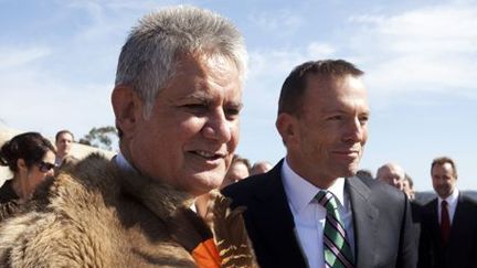 ​Ken Wyatt (à gauche) à Canberra le 28 septembre 201.  (REUTERS - Andrew Taylor)